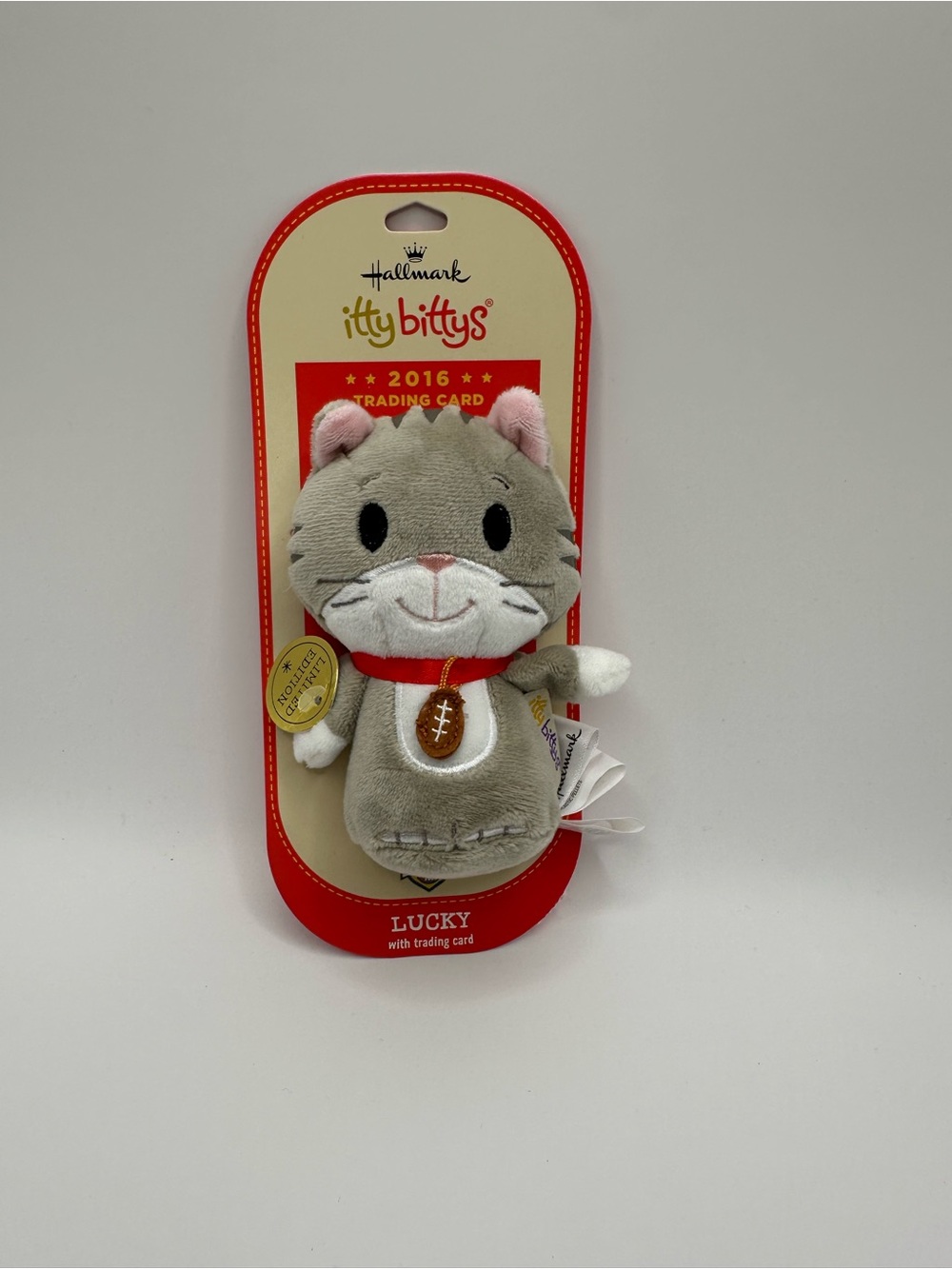Hallmark itty bittys Red & White Packaging Lucky Cat Card